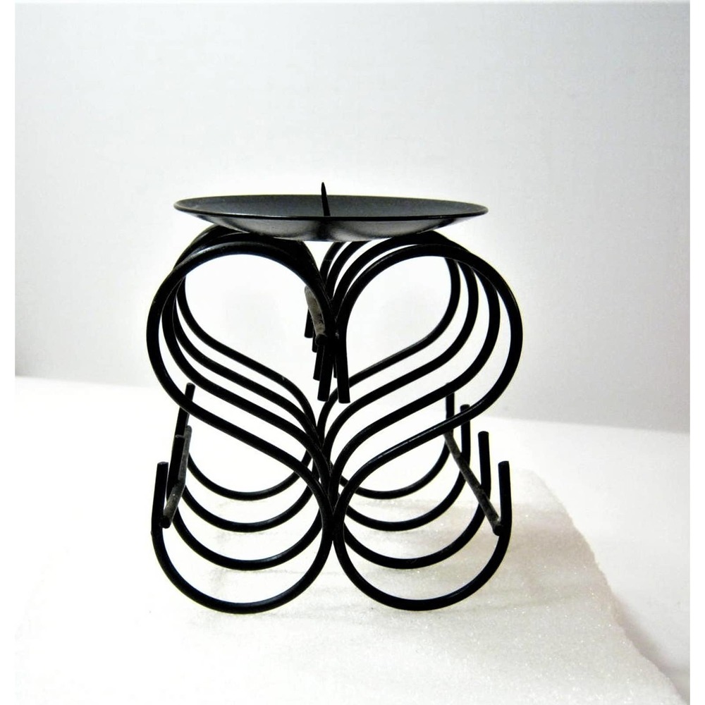 Elegant Scroll Design Pillar Candle Holder Black metal Candleholder